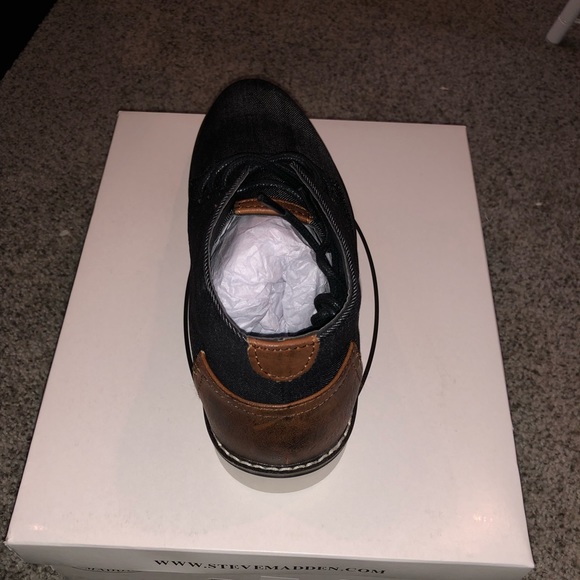 Brand New Boy Steve Madden - Picture 2 of 4